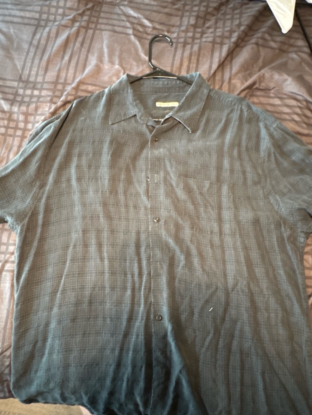 Men's Short-Sleeve Casual Button-Down Shirt — Charcoal Gray